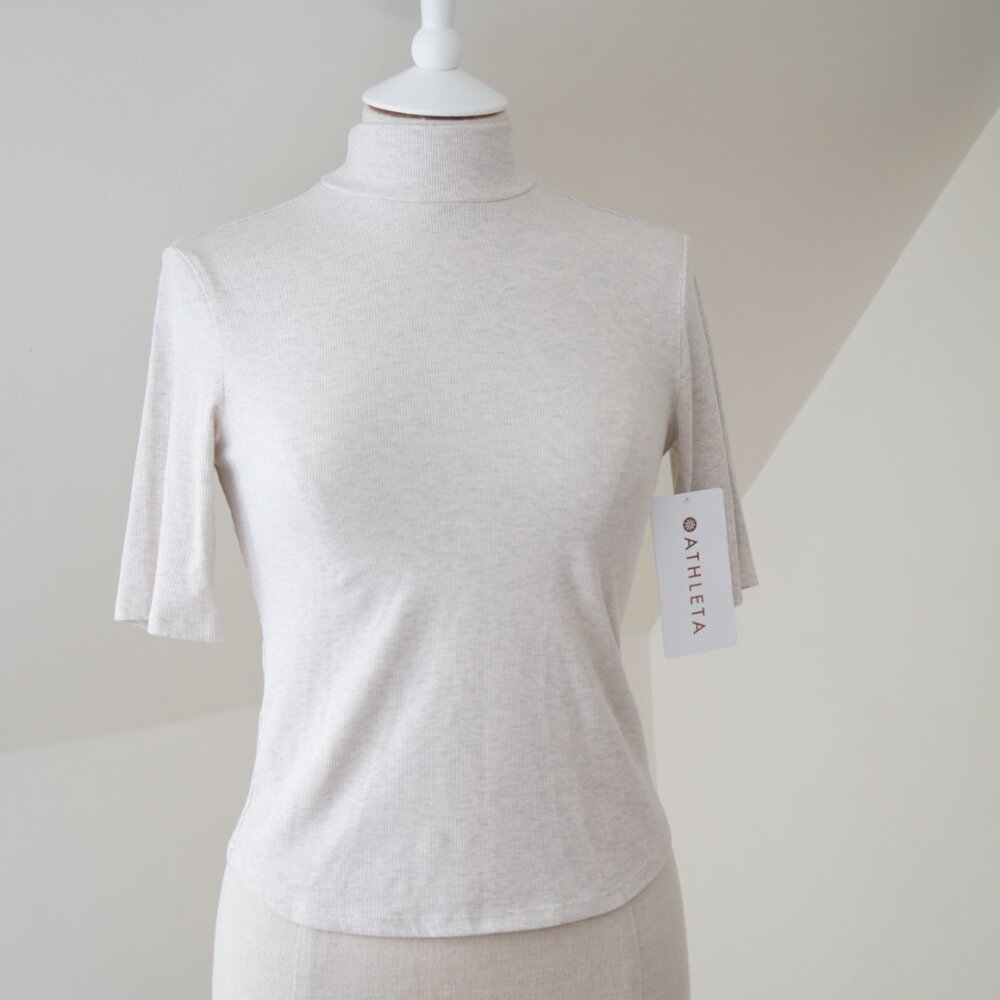 Athleta Signature Rib Elbow Sleeve Mock Neck Tee Small in Color Fog Grey Heather